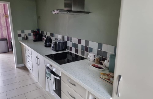 Wadhurst Cabaña | Beautiful and Spacious Countryside Cottage
