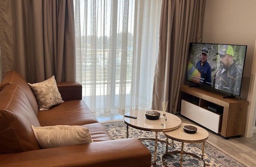 Menlyn Apartamento | Luxury continental apartments (2 units) in a lifestyle block with concierge.