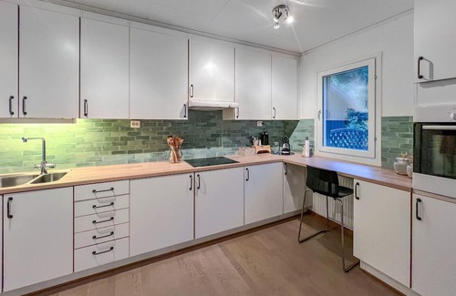 Flekkefjord Casa | Cozy home in Flekkefjord with house sea view