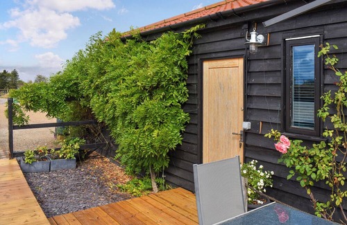 Sudbury Cabaña | 1 bedroom accommodation in Ashen, near Clare