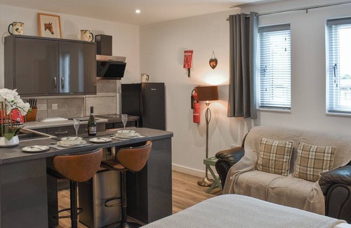 Sudbury Cabaña | 1 bedroom accommodation in Ashen, near Clare