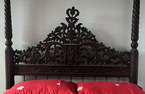 Banyuwangi Cama Y Desayuno | Rumah gaya modern dan tradisional dengan interior khas Osing yang autentik