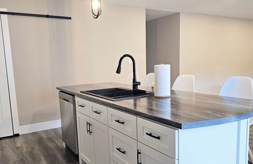 Stratford Casa | Minutes to Charlottetown - Three Bedroom, King Beds, Family friendly.