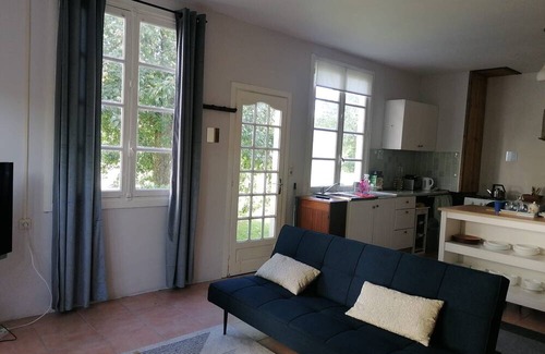 Sourdeval Cabaña | Peaceful, charming gîte in Normandy - pets welcome.