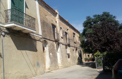 Ferrandina Apartamento | Vacation House in Historic Residence in Ferrandina 5 minutes from the center of town.