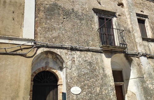 Ferrandina Apartamento | Vacation House in Historic Residence in Ferrandina 5 minutes from the center of town.