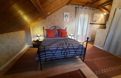 Hautevesnes Casa | Rustic country house with modern comforts