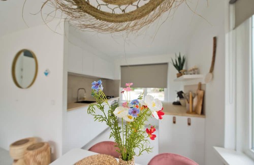 Hoeven Casa | Villa Wellness Retreat 2: Cozy house with SAUNA & JACUZZI, near the woods!