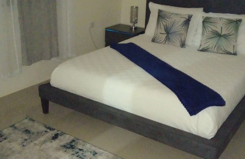 Arvonia Cama Y Desayuno | Charming bed & breakfast in lovely St. Elizabeth Parish with AC