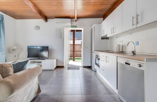 San Bartolome de Tirajana Apartamento | Holiday Apartment 'Country House Near Fataga' with Balcony, Wi-Fi and Air Conditioning