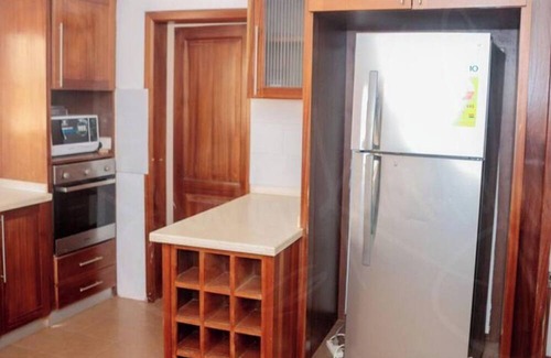 Nungua Apartamento | Come relax with family/group in our 3 bedroom hse