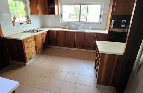Nungua Apartamento | Come relax with family/group in our 3 bedroom hse