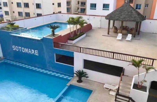 Tonsupa Apartamento | Enjoyable apartment with AC in vibrant Tonsupa