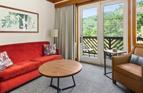 Spruce Peak Complejo | 1326 Studio Last Run Lodge | Spruce Peak Lodge | Mountain Views @ The Stowe Mountain Resort