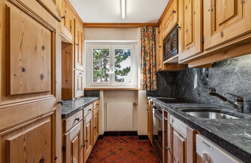 Laax Apartamento | Laax 365 Ski IN & Ski OUT - Bike & Relax with a view of the mountains, up to 6 people