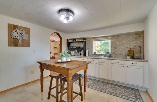 Toledo Casa | Pets Welcome: Tranquil Retreat w/ Yard in Jewett!