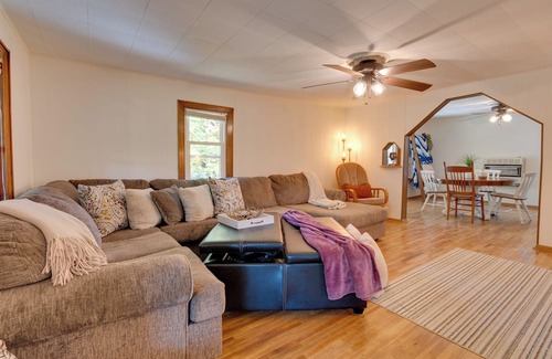 Toledo Casa | Pets Welcome: Tranquil Retreat w/ Yard in Jewett!