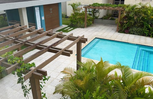 Arouca Condominio | Vive Luxe Condo , Pool & 24/7 Security near Airport