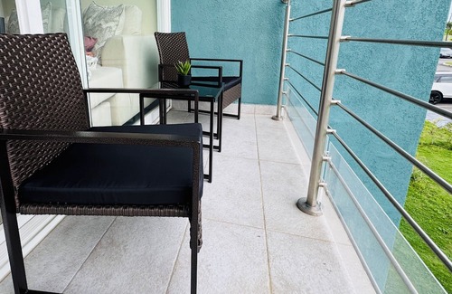 Arouca Condominio | Vive Luxe Condo , Pool & 24/7 Security near Airport