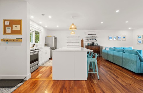 Tantallon Casa | Waters Edge on the Cove | Hot Tub Sleeps 11