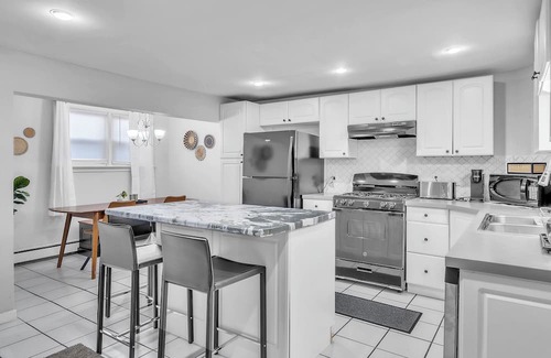 Norwich Casa | 4-bedroom house in Norwich with Hot tub and 13 minutes to Mohegan and Foxwoods