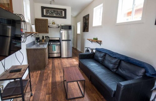 Idaho Springs Cabina | Iron Horse Cabin at Base Camp Lodging Company