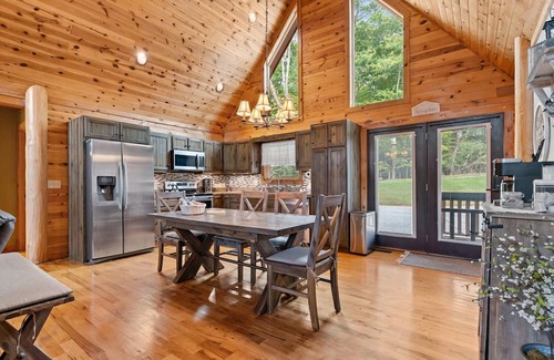 Sparta Casa | ‼️Cozy 3BR Bloff Hytte w/Mountain Views and BBQ