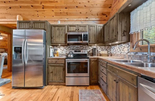 Sparta Casa | ‼️Cozy 3BR Bloff Hytte w/Mountain Views and BBQ
