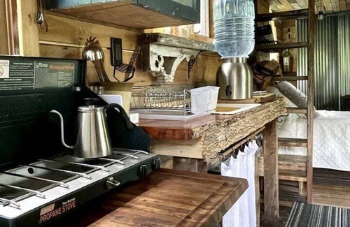 Argyle Cabina | Gorgeous Tiny House Rental for a Glamping Getaway near Saratoga Springs in Upstate New York