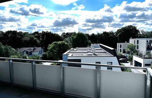 Zentrum Apartamento | Holiday Home 'Am Schloßteich' with Private Terrace and Wi-Fi