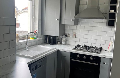 Swords Apartamento | Cosy 2 Double Bed Apartment | Close to Dublin Airport & Malahide Castle