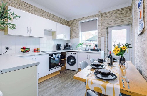 Crewe Apartamento | Central 2 Bed Home in Crewe, Perfect for Business!