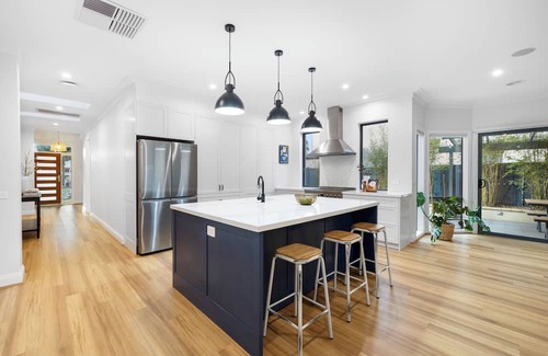 Waterways Casa | Freshly renovated 4-bedroom house. Featured on Foxtel's Love it or List it.