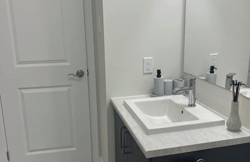 Ottawa Division Casa | Room in Ottawa close to the airport