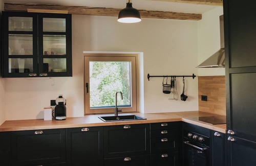 Zagradec Cabaña | Cozy 2-Bedroom Countryside Cottage by the River, Just Outside Ljubljana