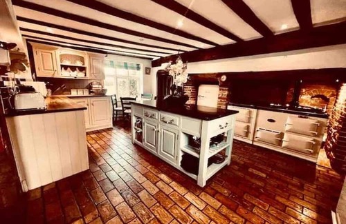 Beccles Casa | Luxury Farmhouse with pool table nr Southwold