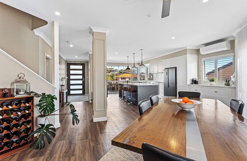 Sorrento Casa | Stylish coastal home in Sorrento featuring spacious living, modern finishes, and relaxing outdoor spaces perfect for a serene seaside getaway.