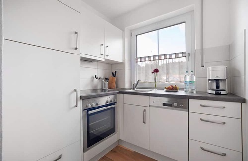 Marktoberdorf Apartamento | Holiday Apartment 'Am Mühlbach' with Shared Garden, Balcony and Wi-Fi