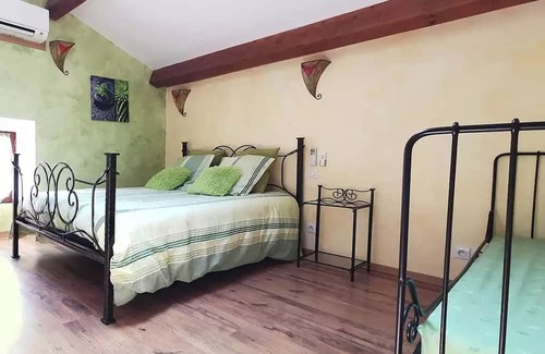 Mostuejouls Cama Y Desayuno | Bed and Breakfast 'Chambres D'hôtes - La Capluc' con vistas a la montaña, Wi-Fi y aire acondicionado