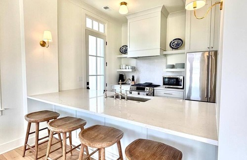 Taylor Casa | The Kinsey, 4BR Home by Velvet Ditch Villas