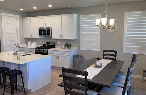 West Haven Casa | Farmhouse 4-bedroom 4-bath in West Haven