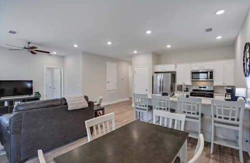 Pearl Casa | Entire 4 Bedroom home in Pearl, Mississippi