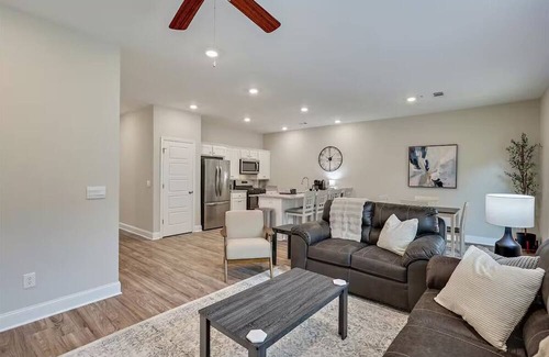 Pearl Casa | Entire 4 Bedroom home in Pearl, Mississippi