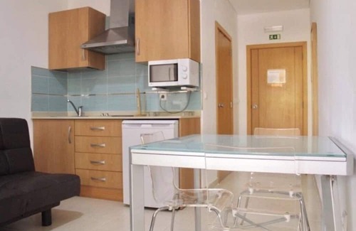 Vila Real Santo Antonio Apartamento | Apt in a 3* Hotel! Pool, Garden & Private Park! 5minutes to Monte Gordo Beach!