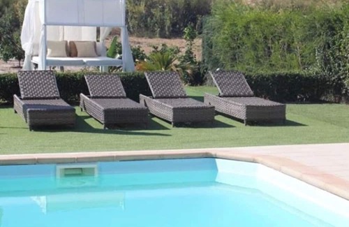 Vila Real Santo Antonio Apartamento | Apt in a 3* Hotel! Pool, Garden & Private Park! 5minutes to Monte Gordo Beach!