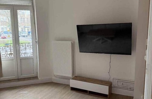 Homecourt Apartamento | Le Cindy - Spacious - Bright - Wifi - Station
