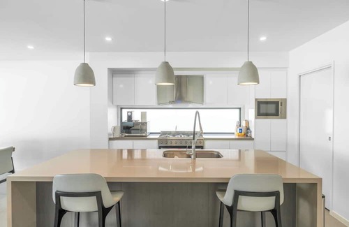 Helensvale Casa | Waterfront Wonder - Pool, Views & Luxury Stay