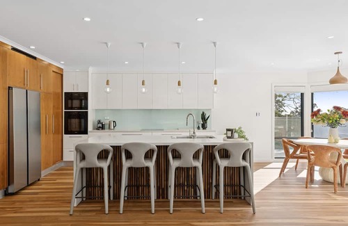 Kariong Casa | La La Land by Coast Hosting