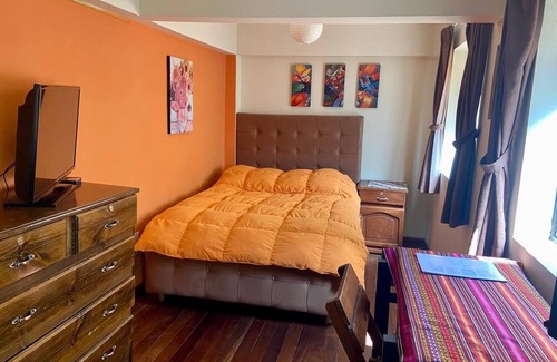 Sucre Apartamento | Matrimonial room with private bathroom outside the room