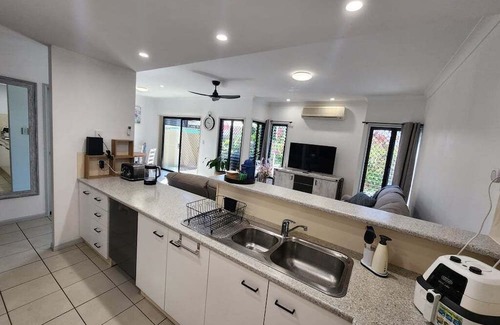 Scarness Complejo | Casablanca Palms – Family Friendly Beach Escape